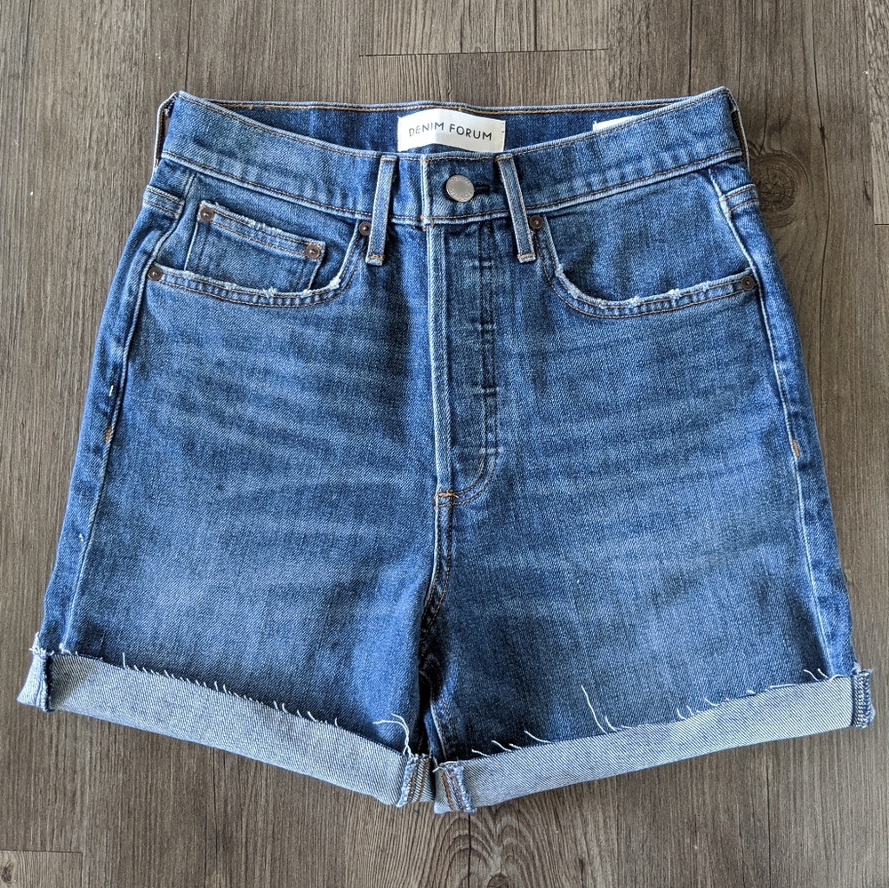 **NWOT** DENIM FORUM SHORTS!